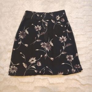Yu Long Knee Length Skirt